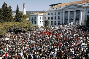 ba-ucwalkout25_3_0500638416