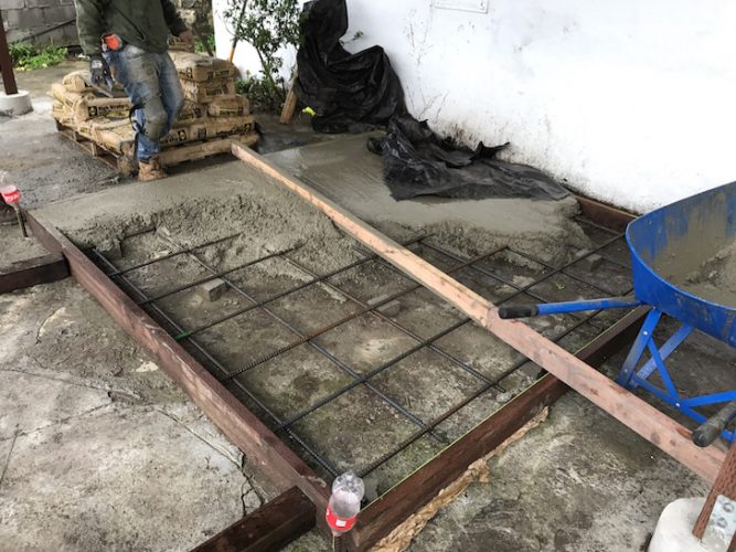 Hot tub platform with rebar before cement pouring