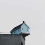 10 Warning Signs To Look For Before Buying A House